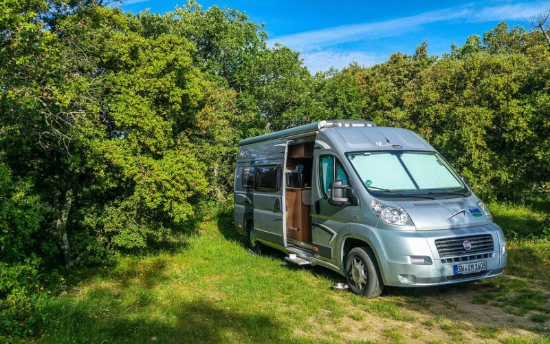 Jak znaleźć dobre akcesoria do kamperów