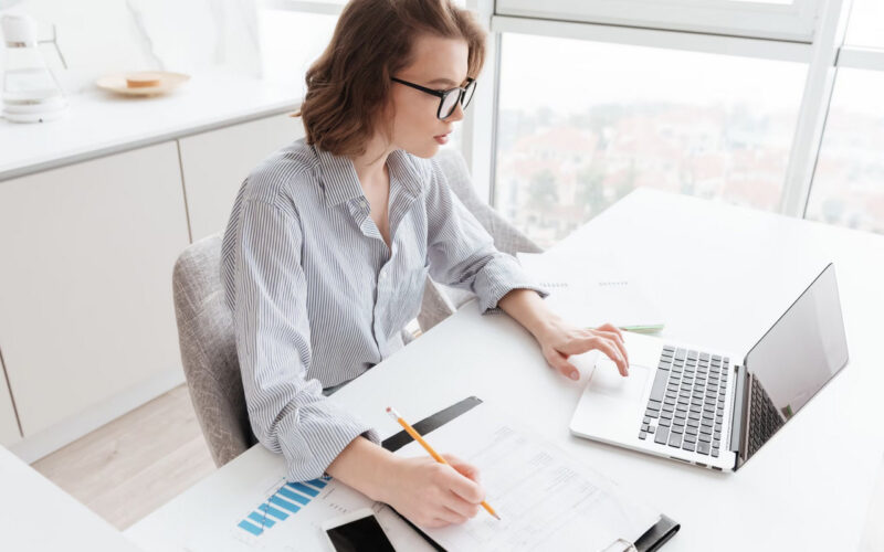 Czemu warto przekazać księgowe sprawy do profesjonalnego biura