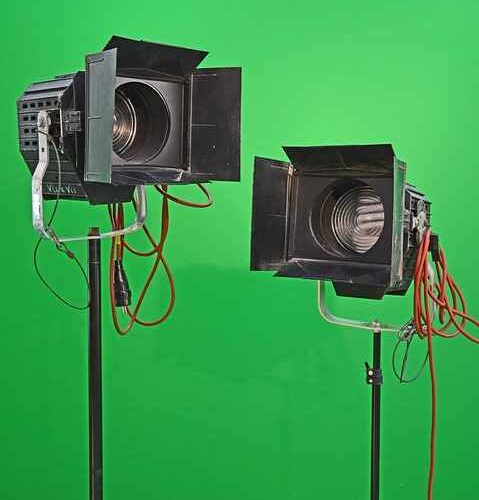 Jak uniknąć fałdowania materiału w dużej kurtynie – sprawdzone metody