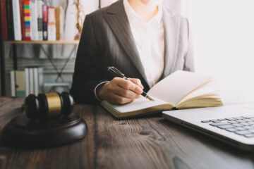 Rozwód, alimenty i kontakty z dzieckiem — co porządkuje działania