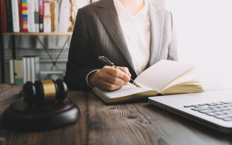 Rozwód, alimenty i kontakty z dzieckiem — co porządkuje działania